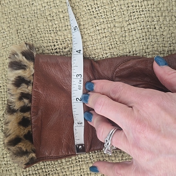 Isotoner Cashmere Lined Brown Leather Gloves with Faux Fur Cuff - Picture 7 of 8